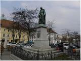 Vodnikov trg - Ljubljana Castle